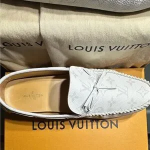 Louis Vuitton | Shoes | Louis Vuitton Mens Light Gray  display picture 2